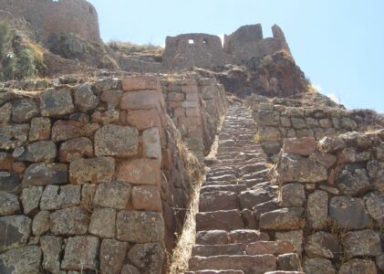 Douloureux apprentissage des marches incas