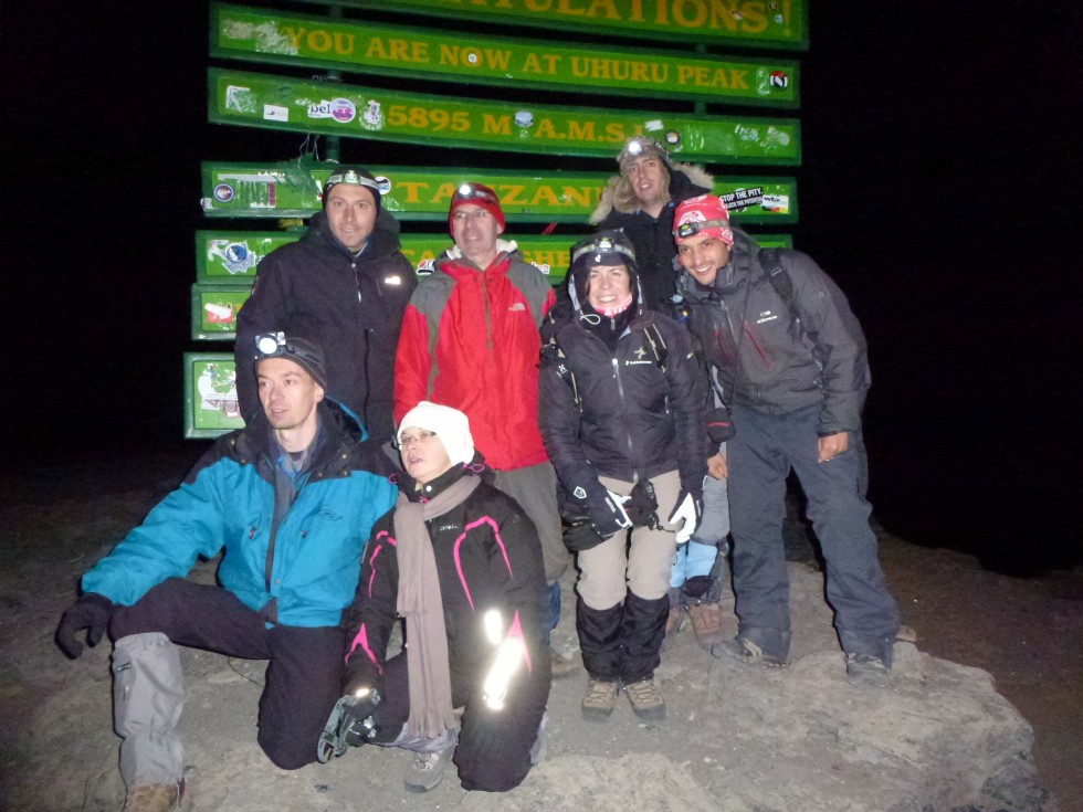Photo de groupe à Uhuru Peak (5895m)