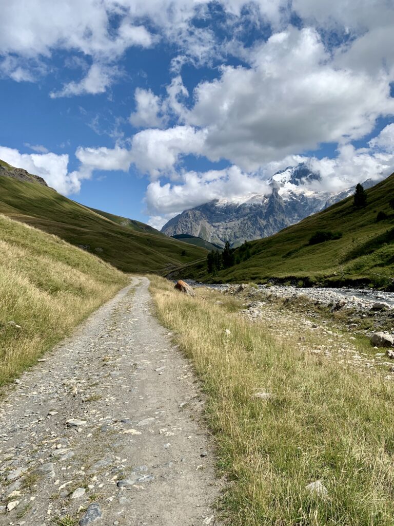 Route forestière, Pic du Mas de la Grave, Le Chazelet, Oisans, Les Alpes, France